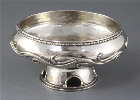 A decorative silver footed bowl after a 1938 design by Omar Ramsden, London 1975, Maker: Rodney C. Pettit, 28.5 oz.